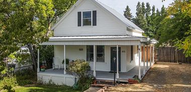 image of property with 3 Bed | 1 Bath | 2,000 Sqft