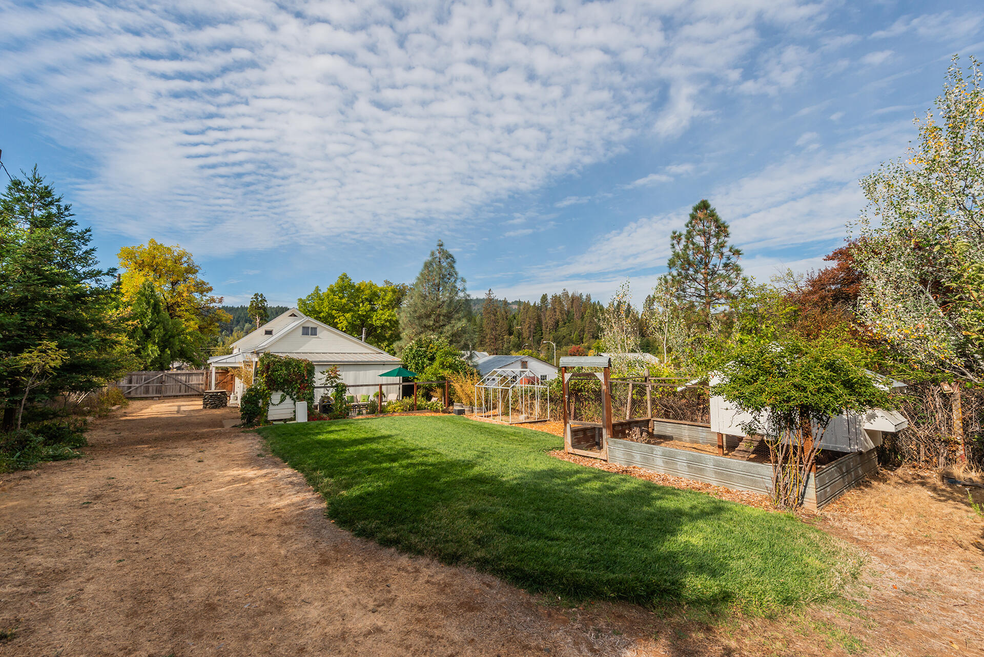 main property photo 78