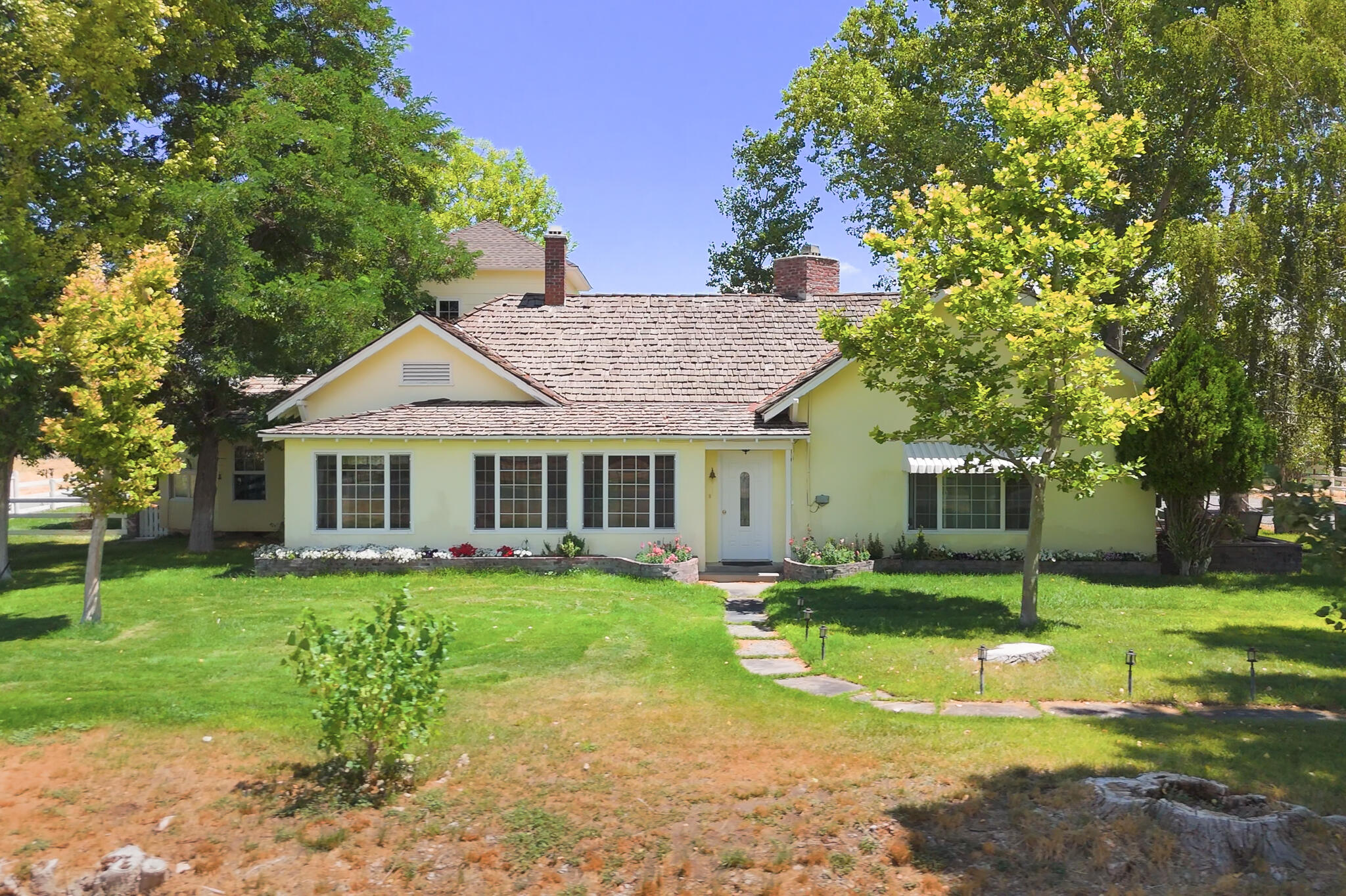 main property photo 0