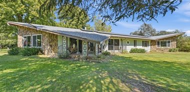 image of property with 3 Bed | 2 Bath | 2,372 Sqft