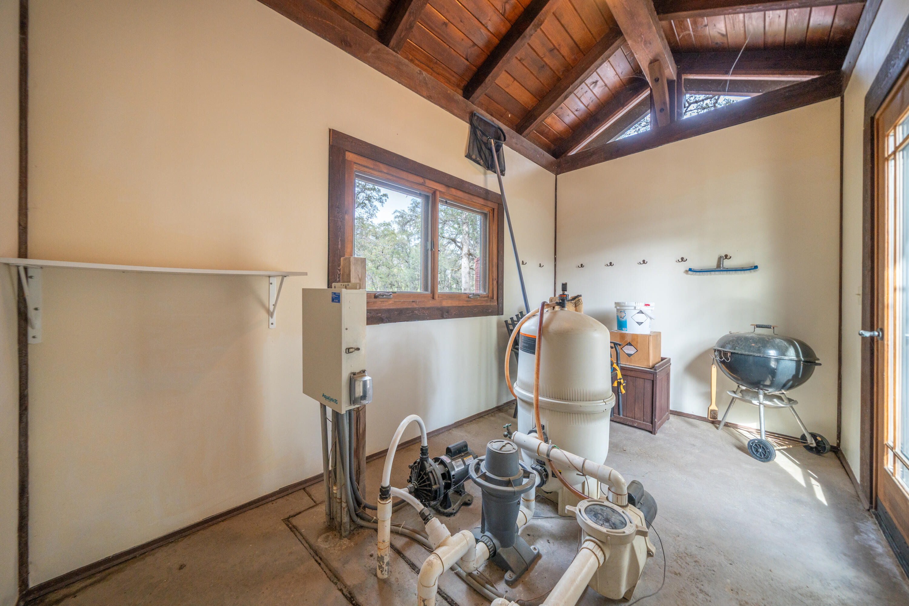 main property photo 78