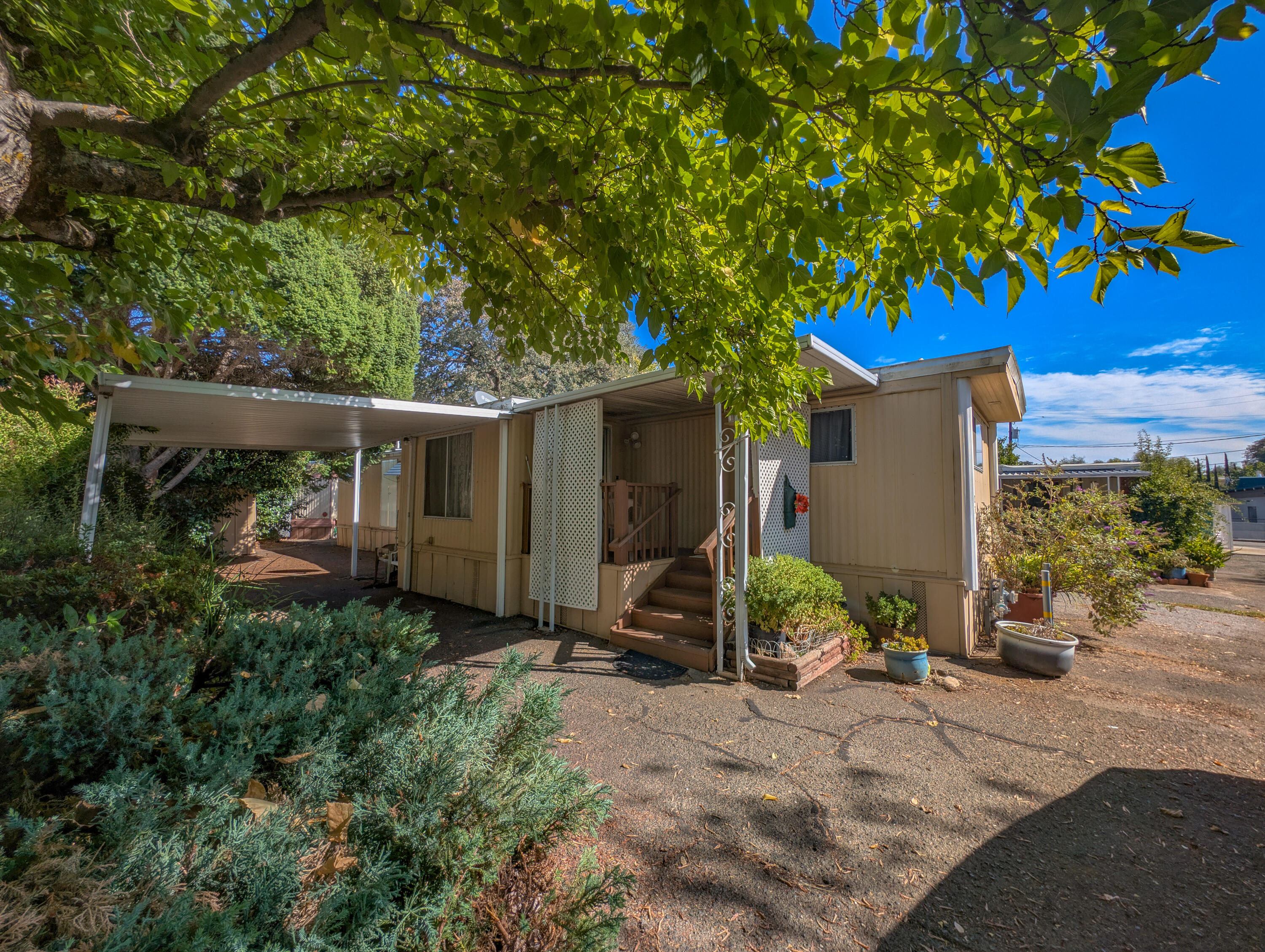main property photo 0