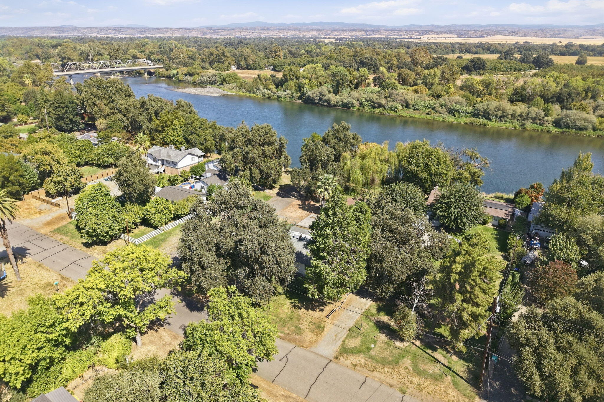 main property photo 32