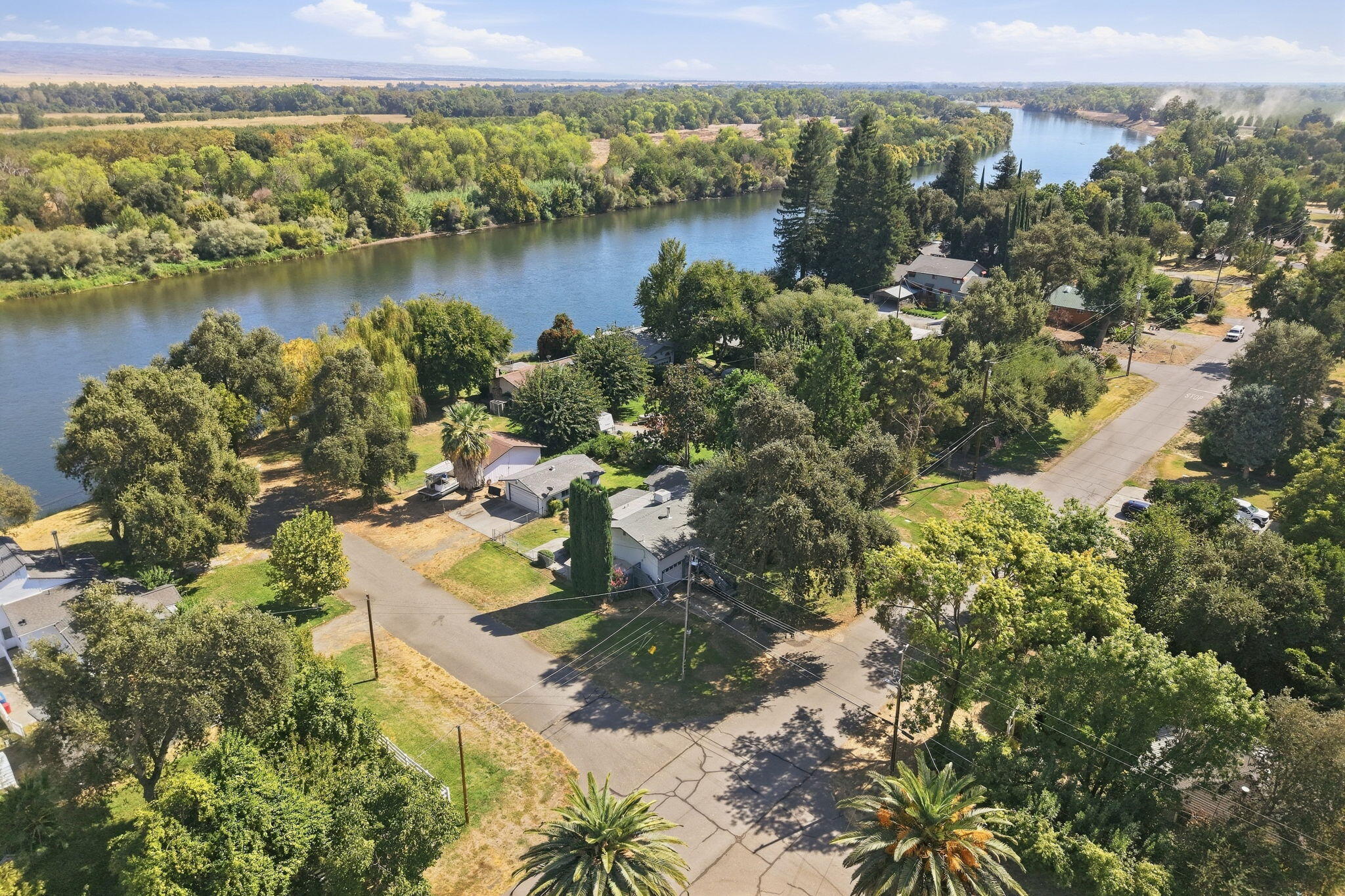 main property photo 33