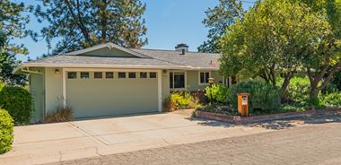 image of property with 4 Bed | 3 Bath | 2,101 Sqft