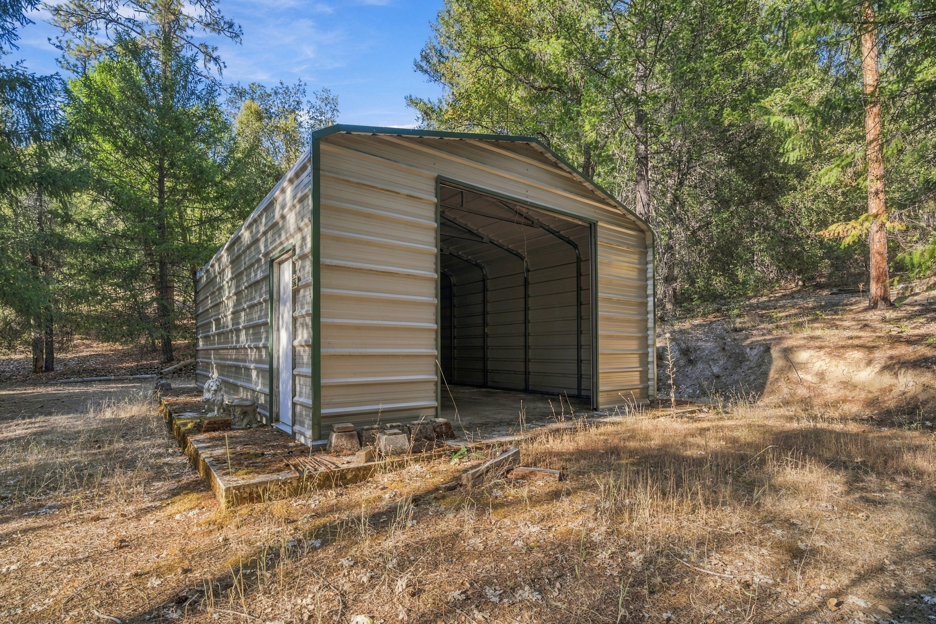 main property photo 51