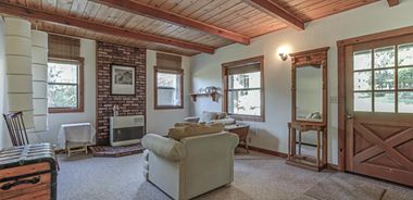 image of property with 2 Bed | 1 Bath | 927 Sqft