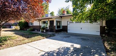 image of property with 3 Bed | 1 Bath | 1,121 Sqft
