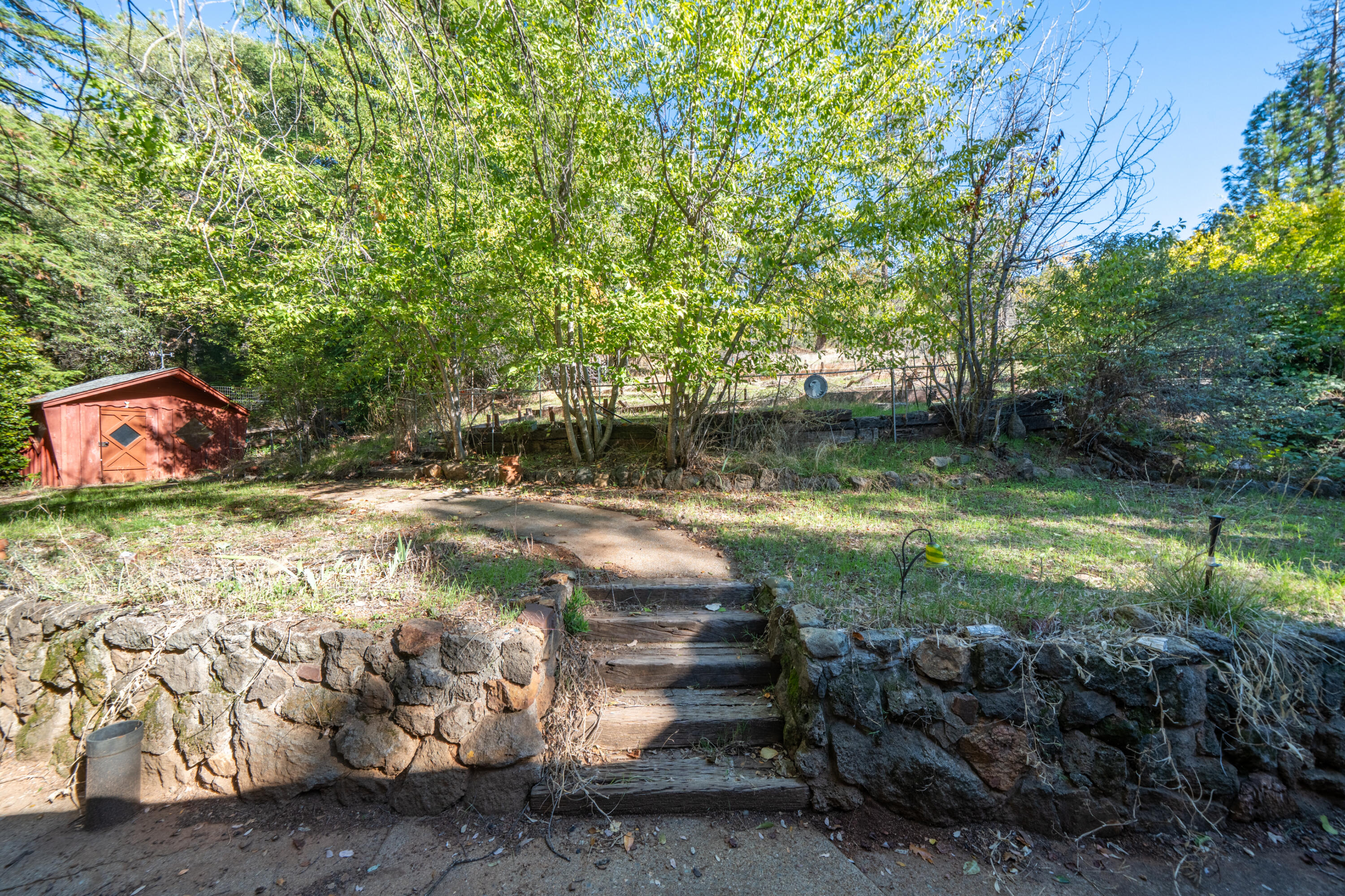 main property photo 40
