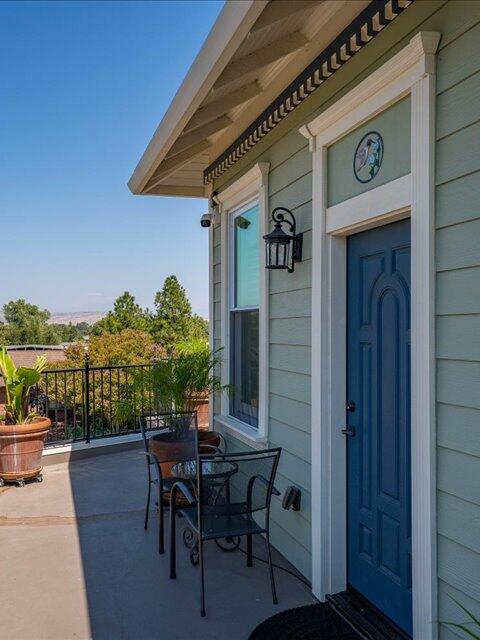 main property photo 123