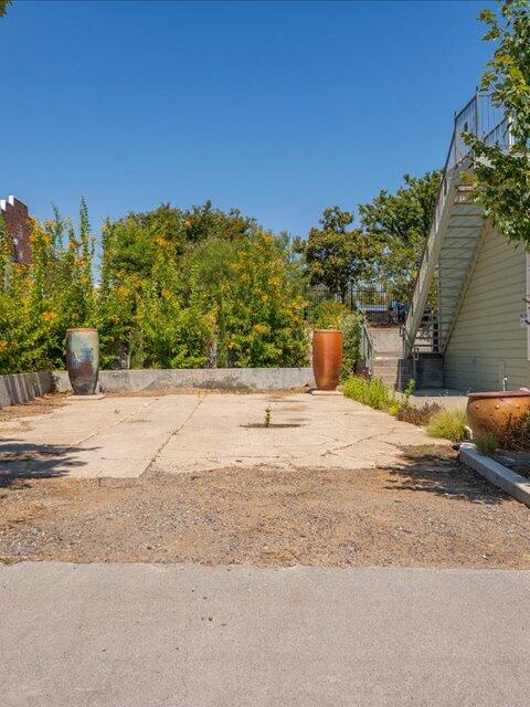 main property photo 90