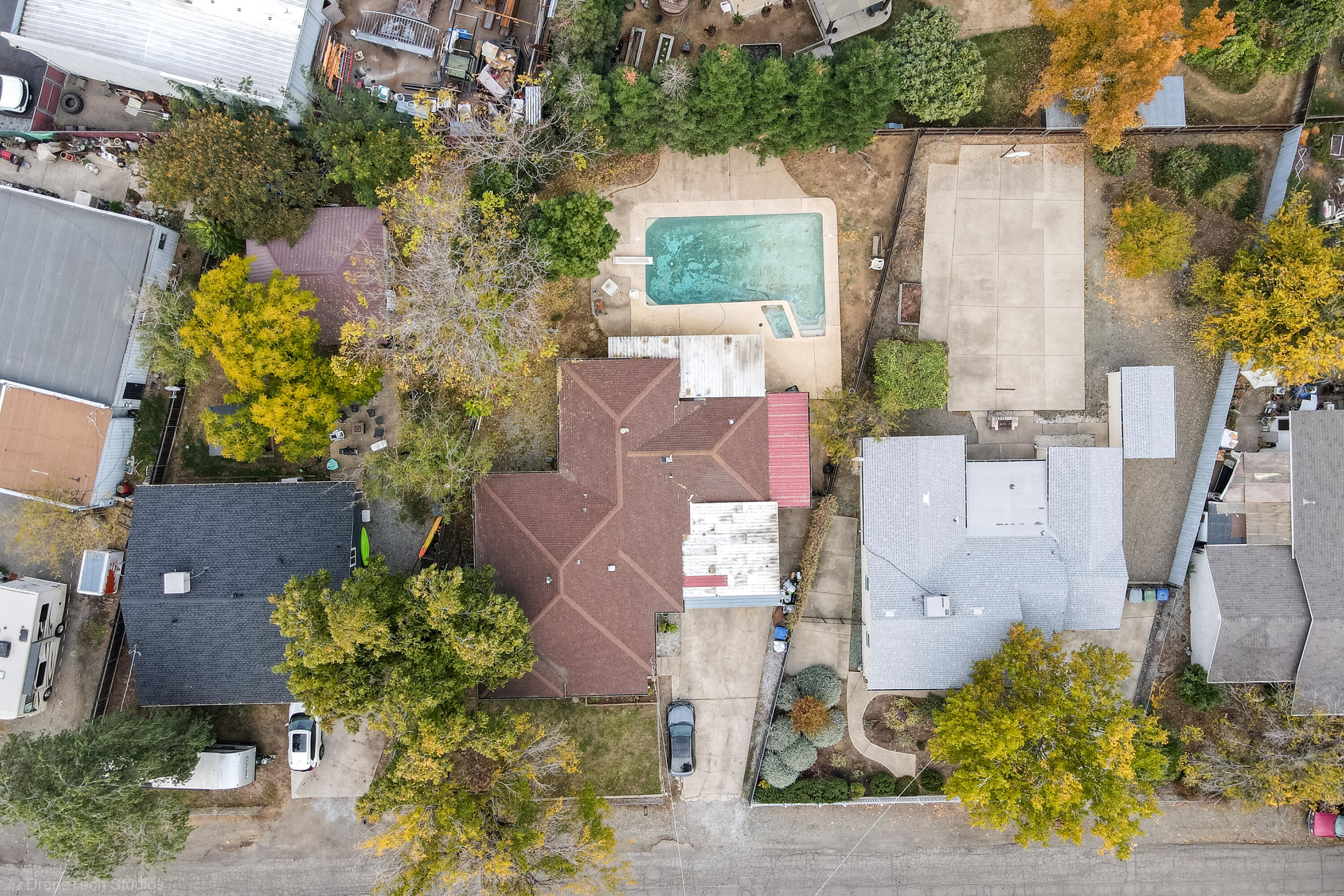 main property photo 35