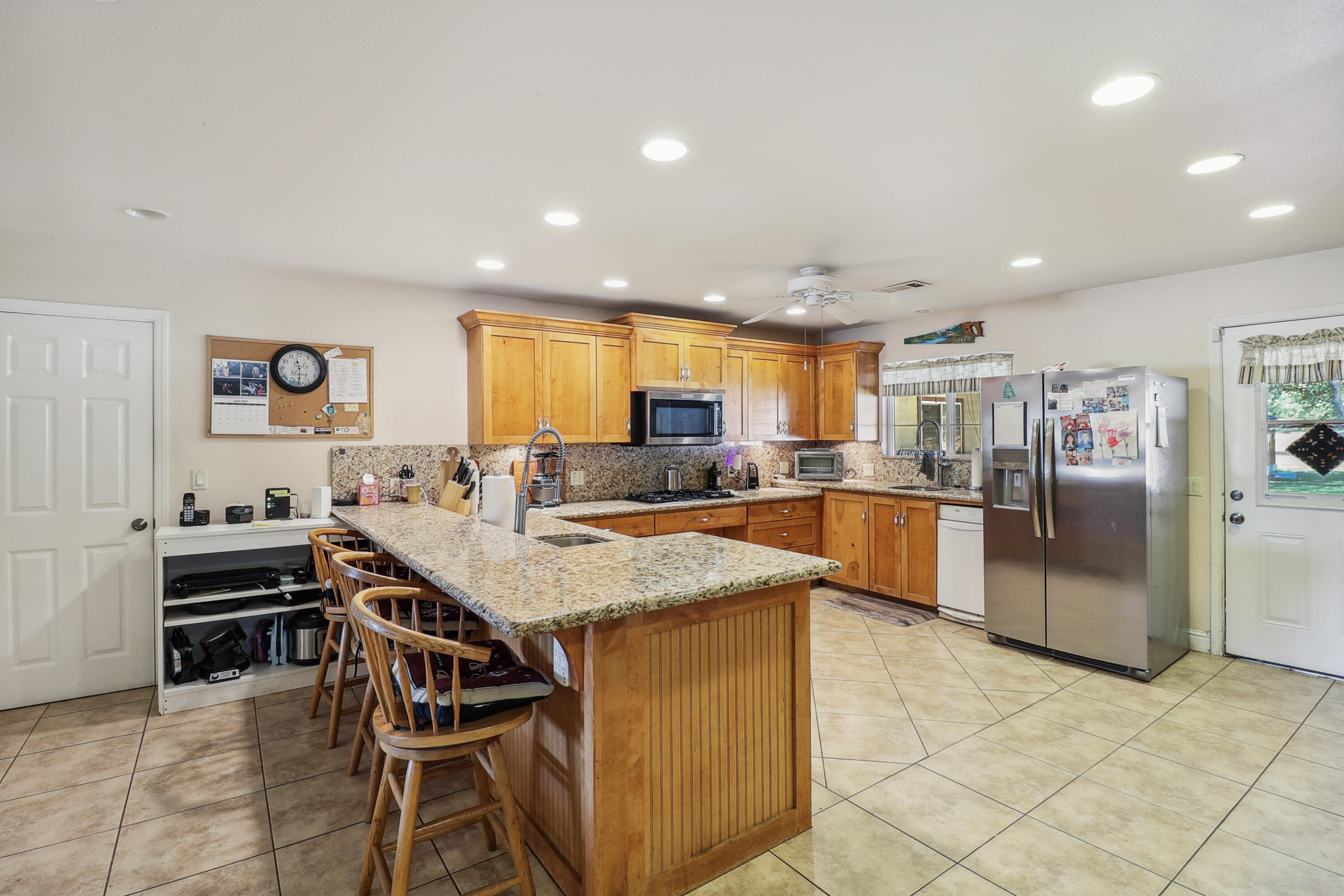 main property photo 10