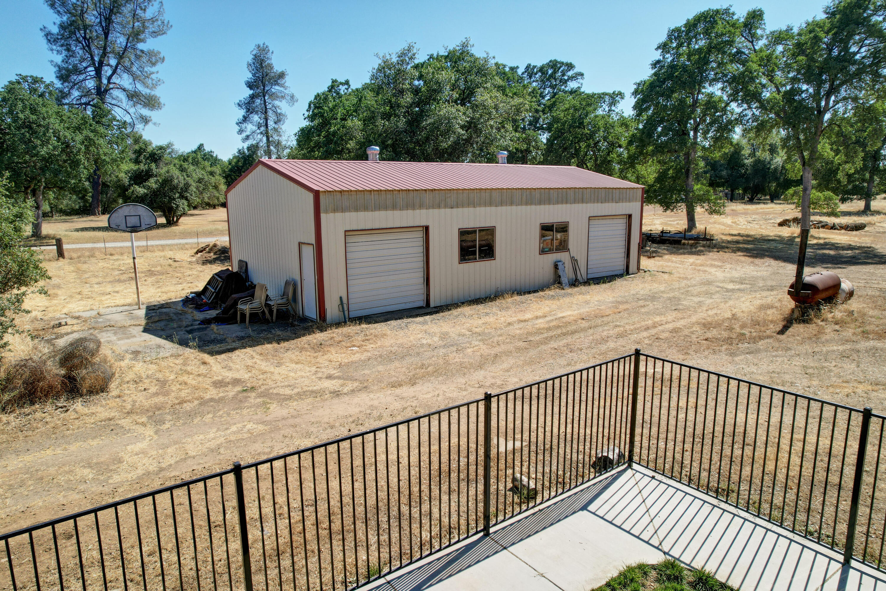 main property photo 30