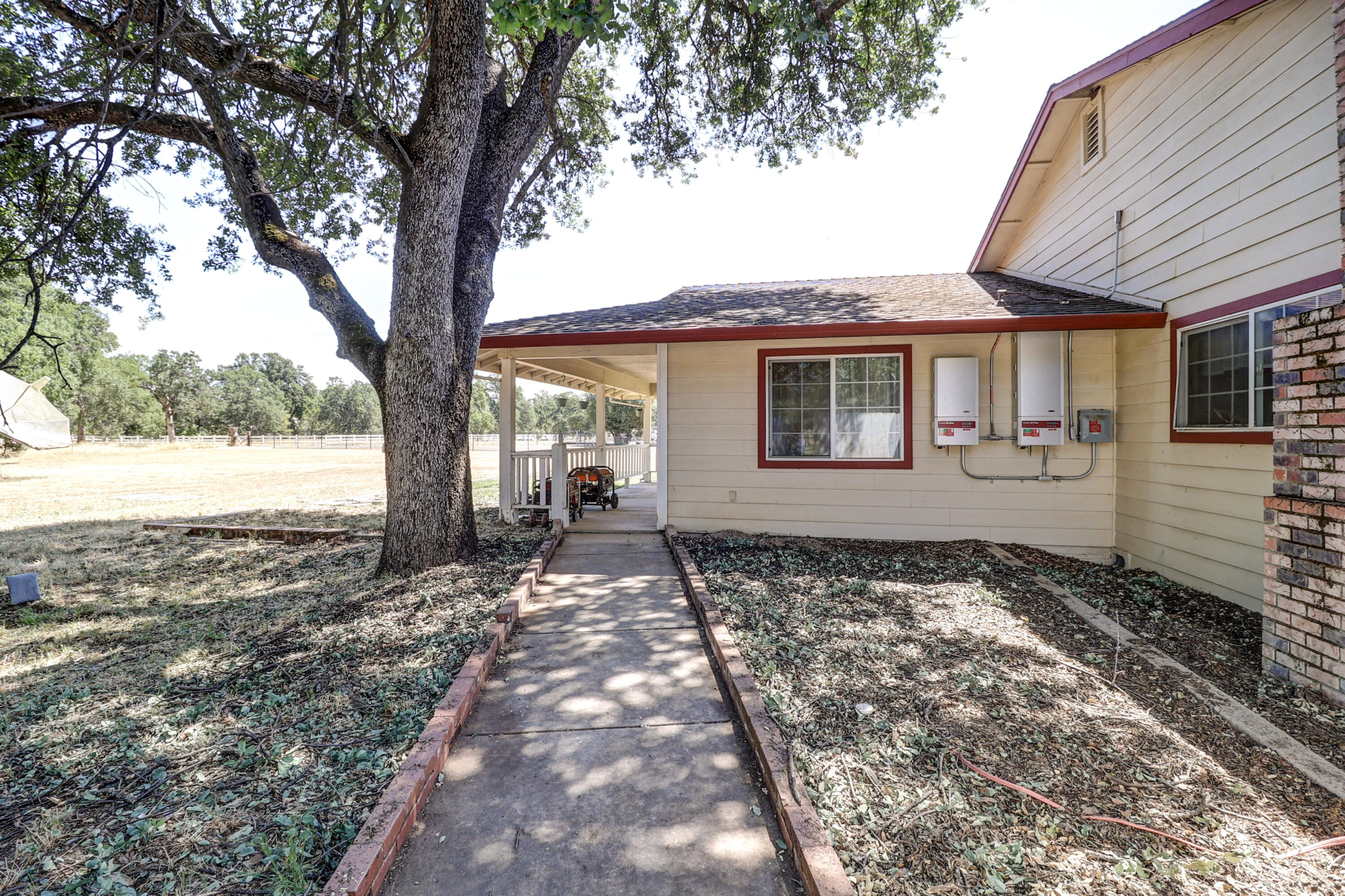 main property photo 74