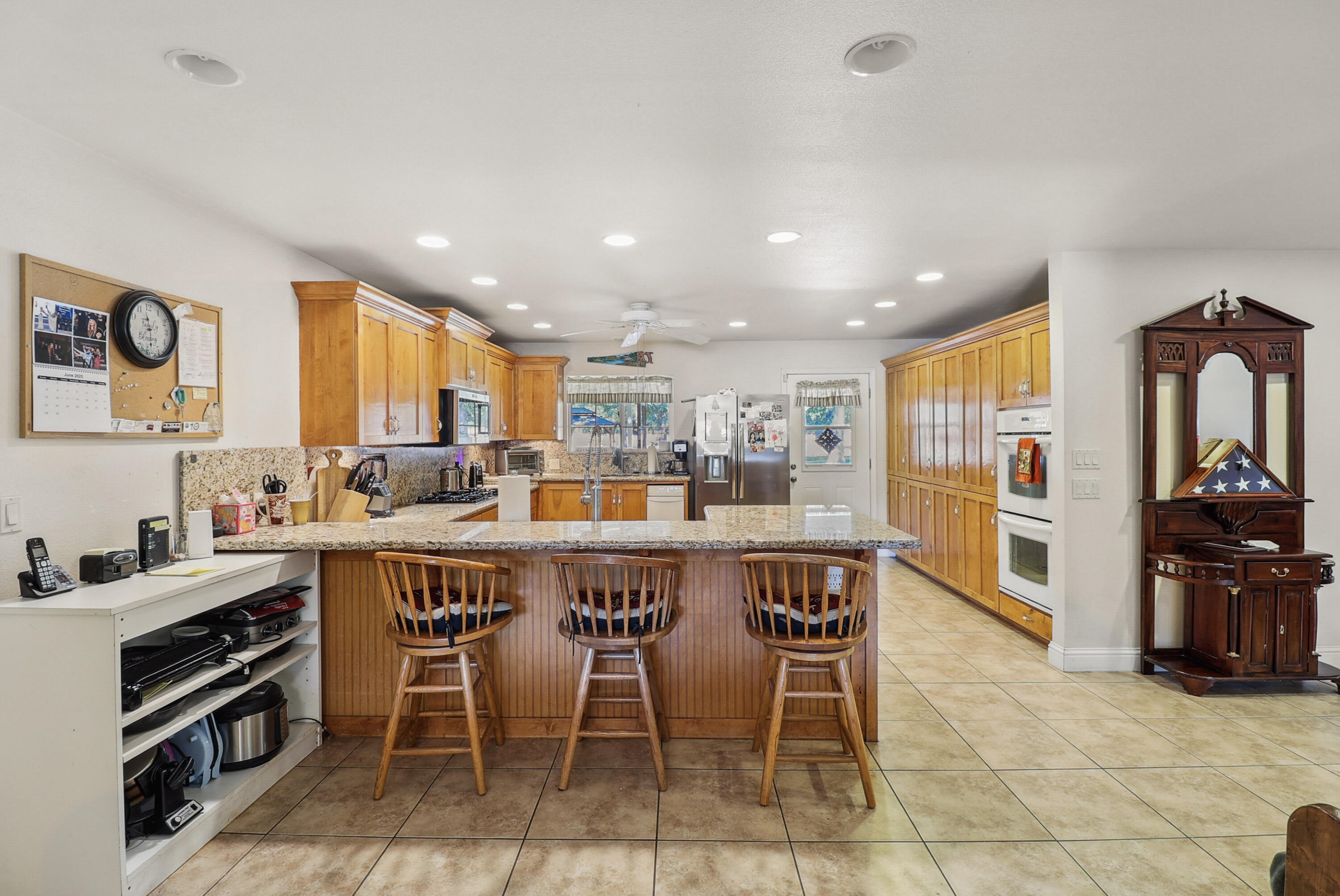 main property photo 9