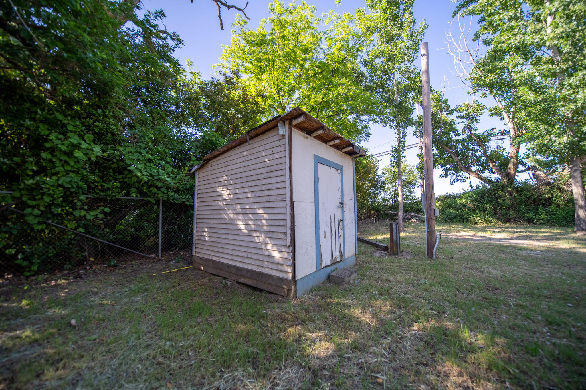 main property photo 23