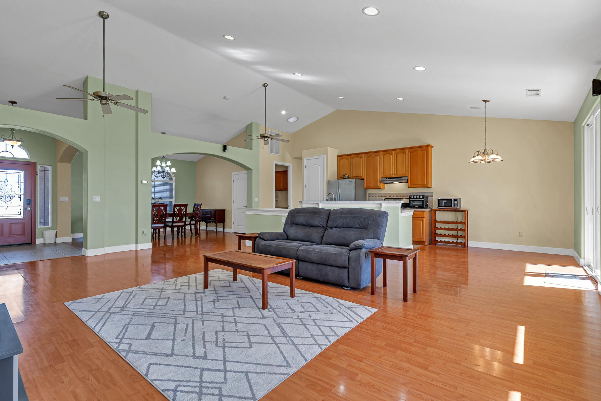main property photo 2