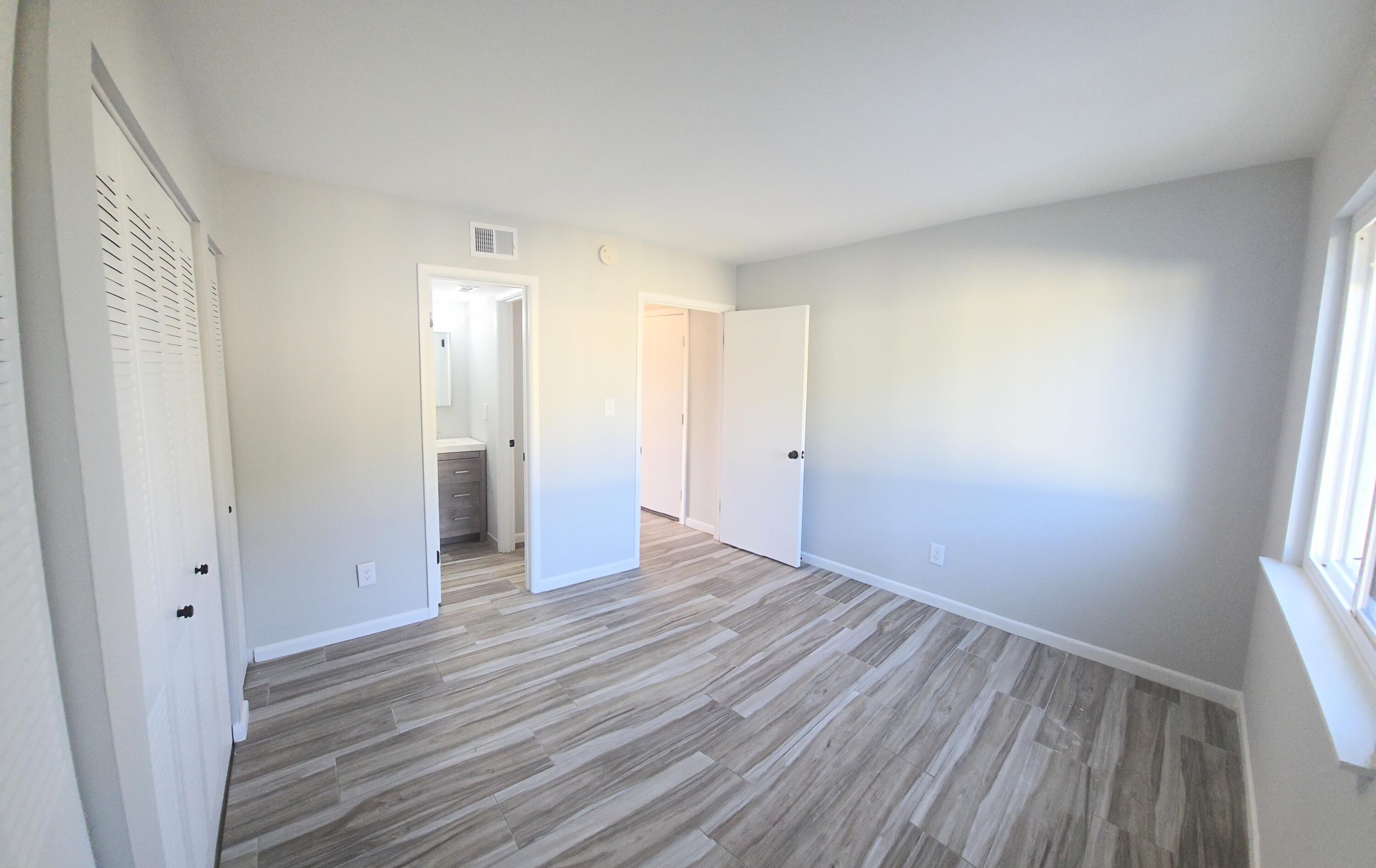 property viewer photo 20