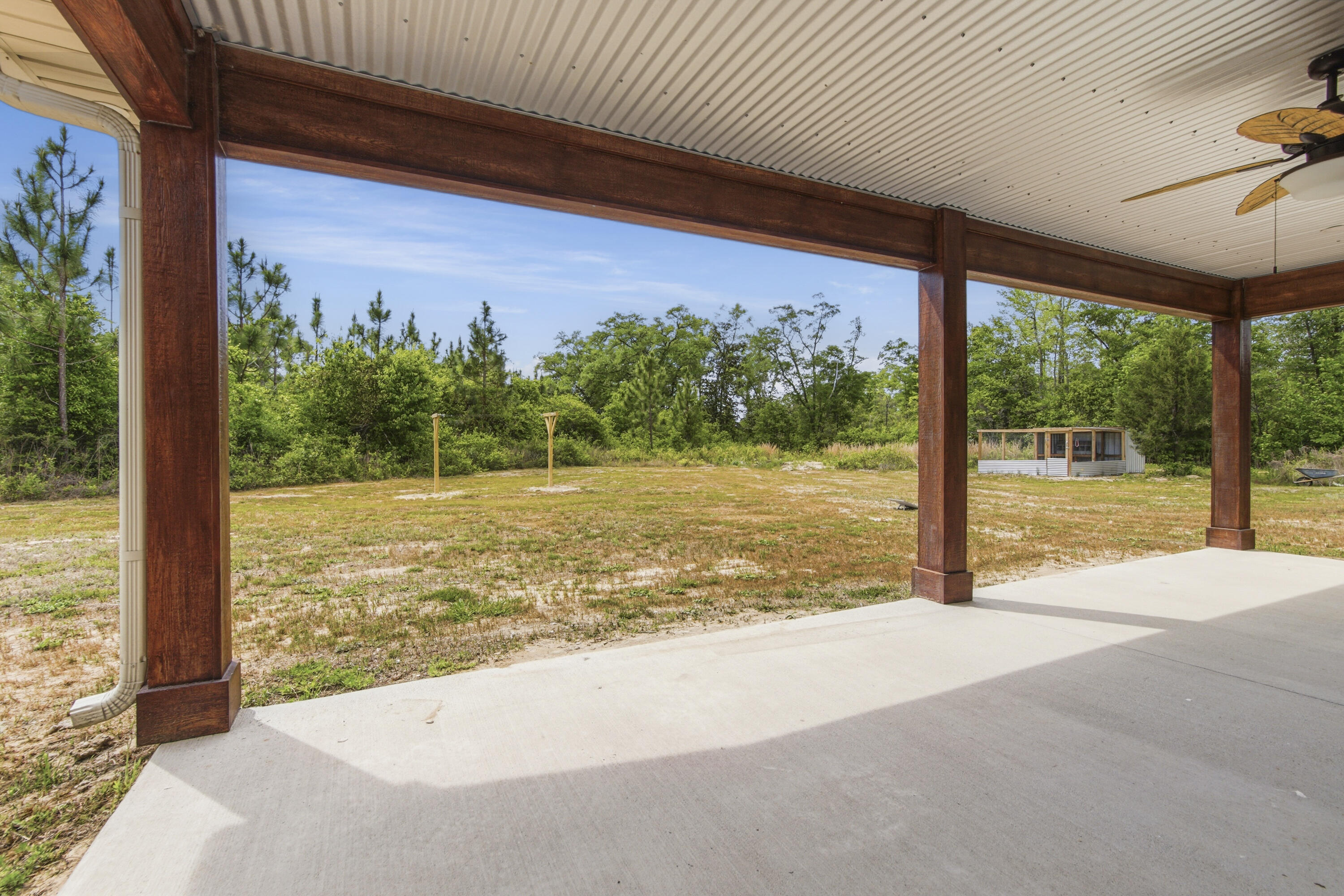 main property photo 40