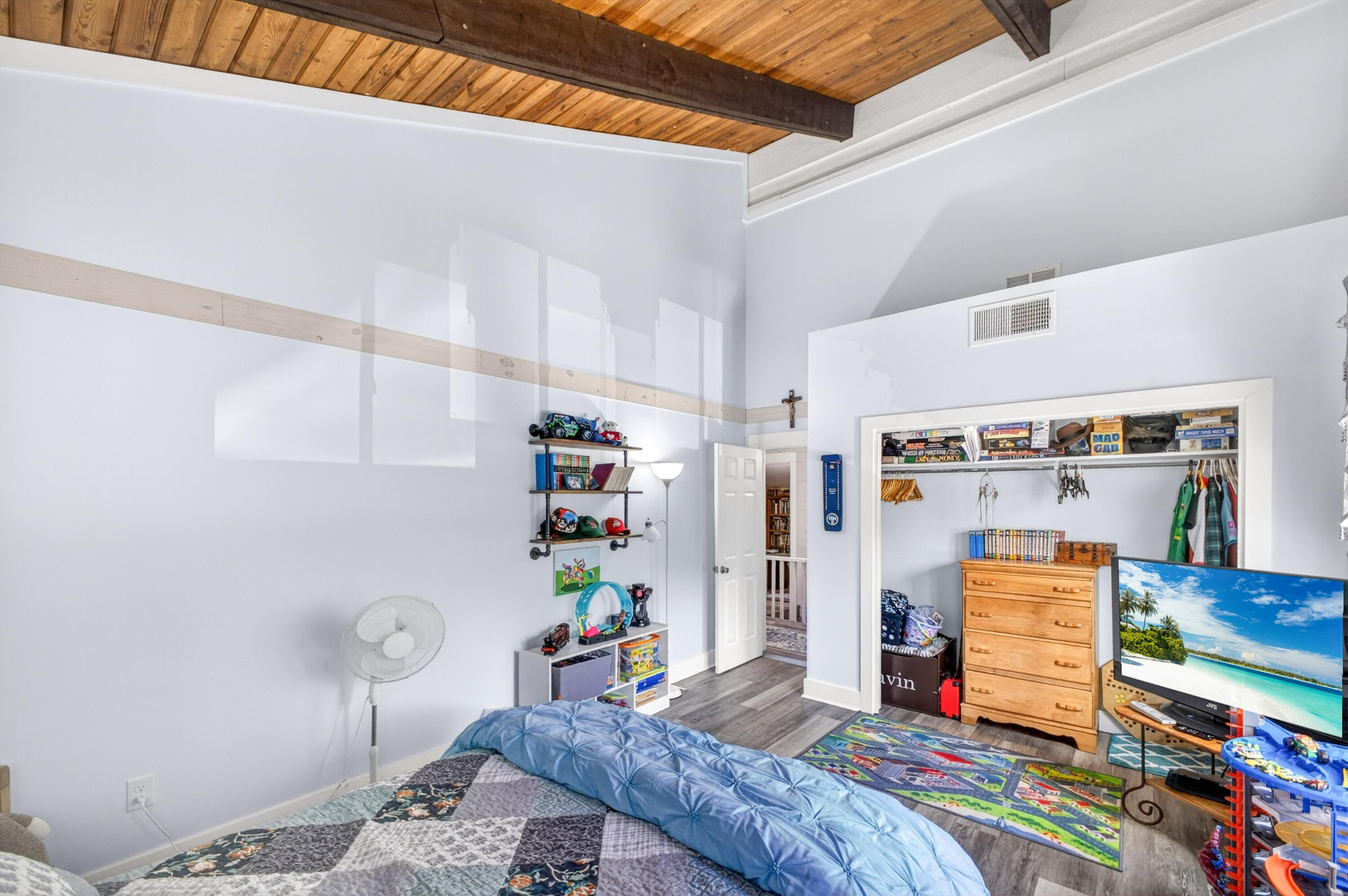 main property photo 42