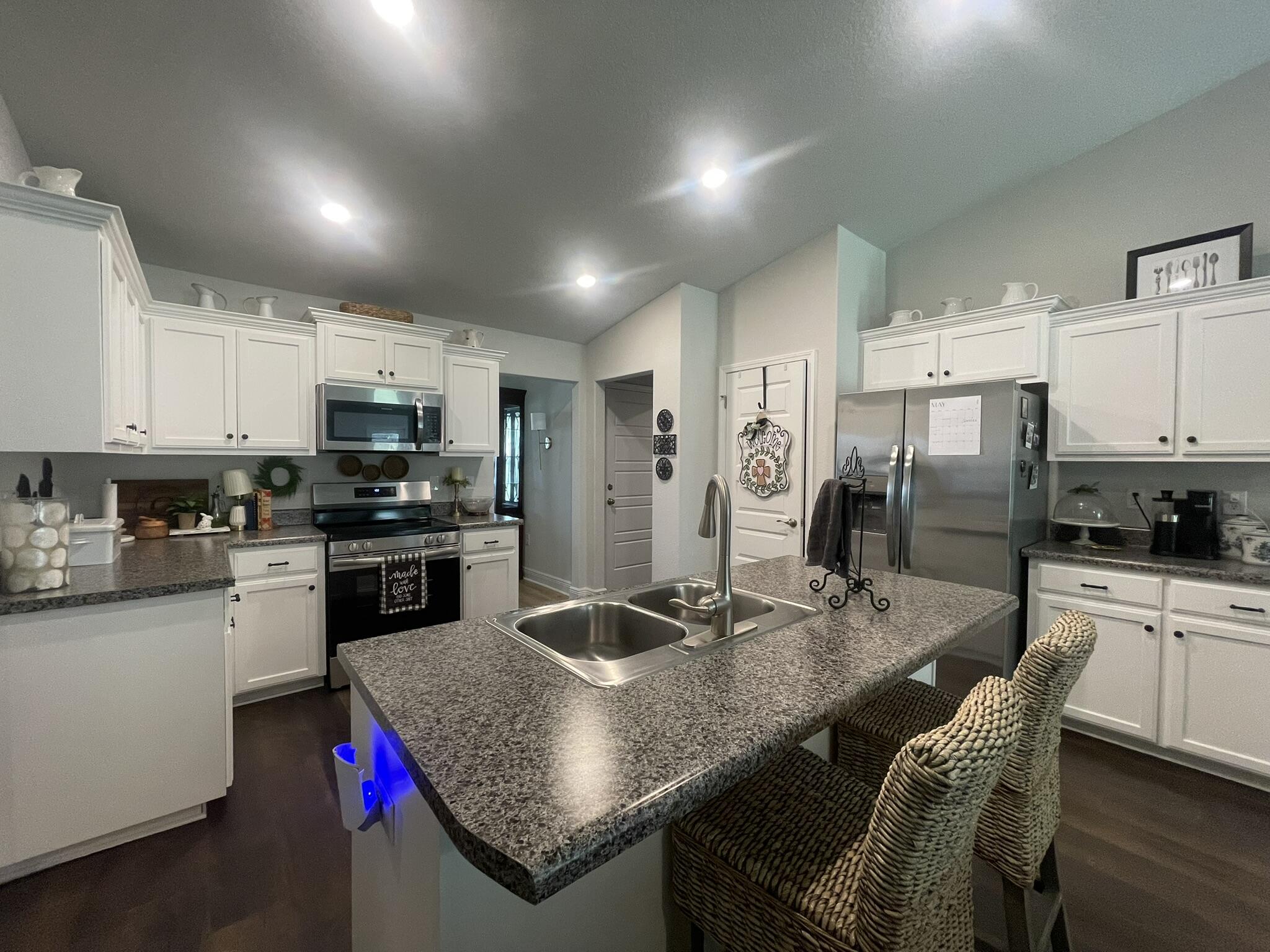 property viewer photo 2