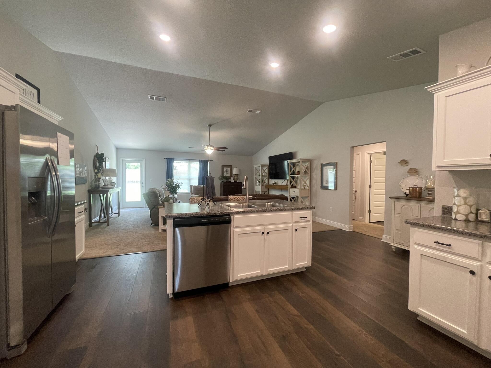 property viewer photo 3