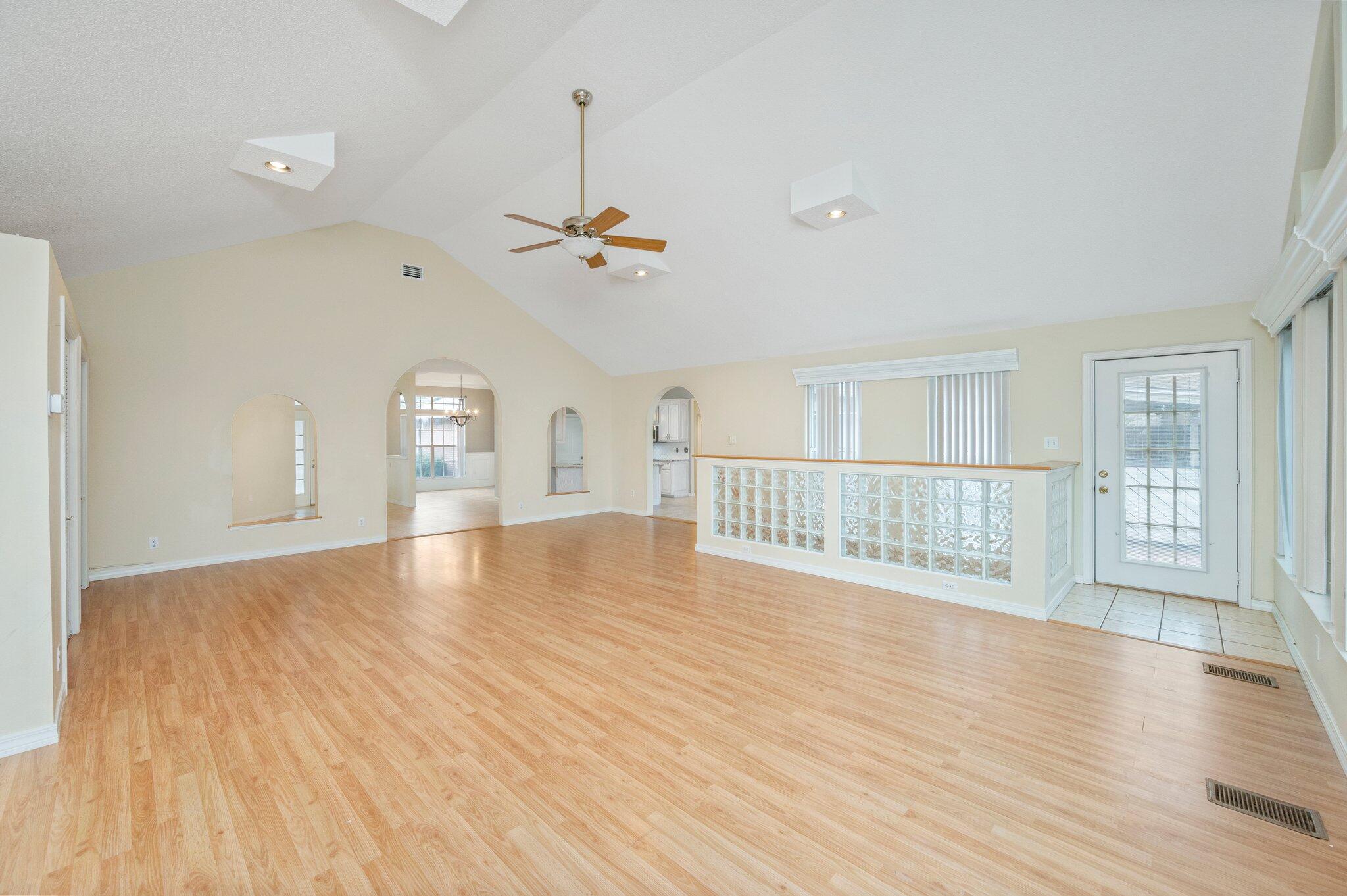 main property photo 7
