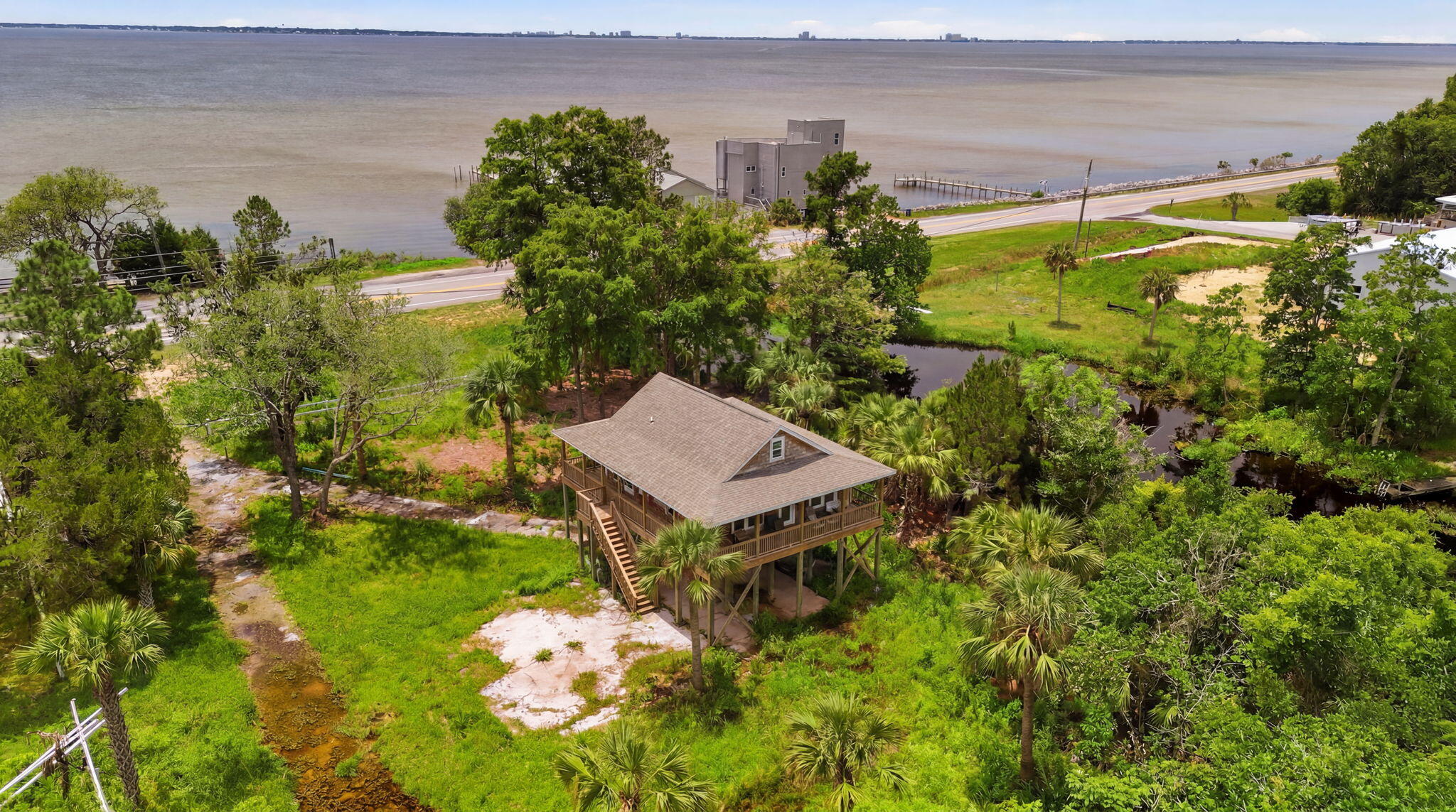 main property photo 6