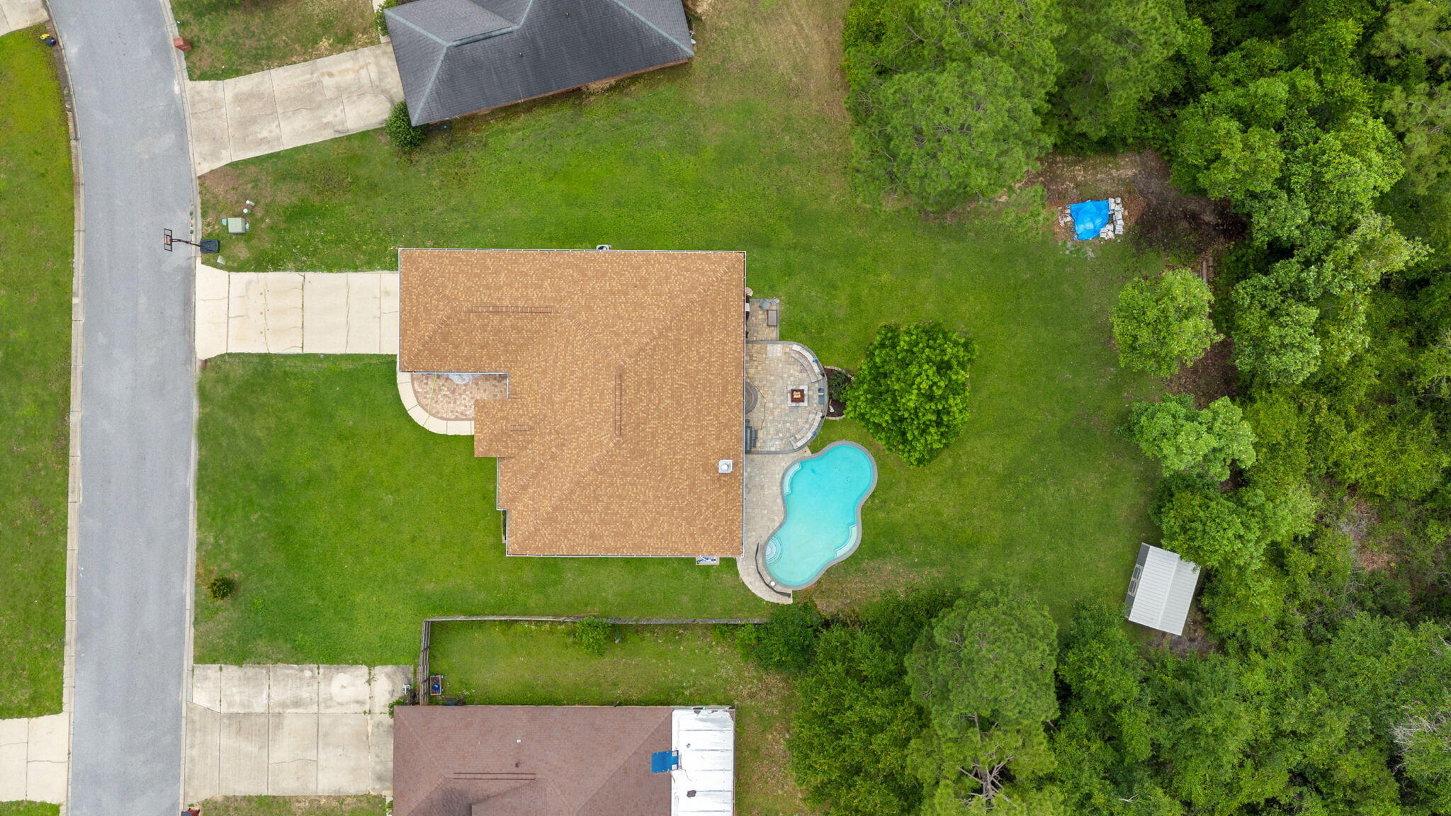 main property photo 33