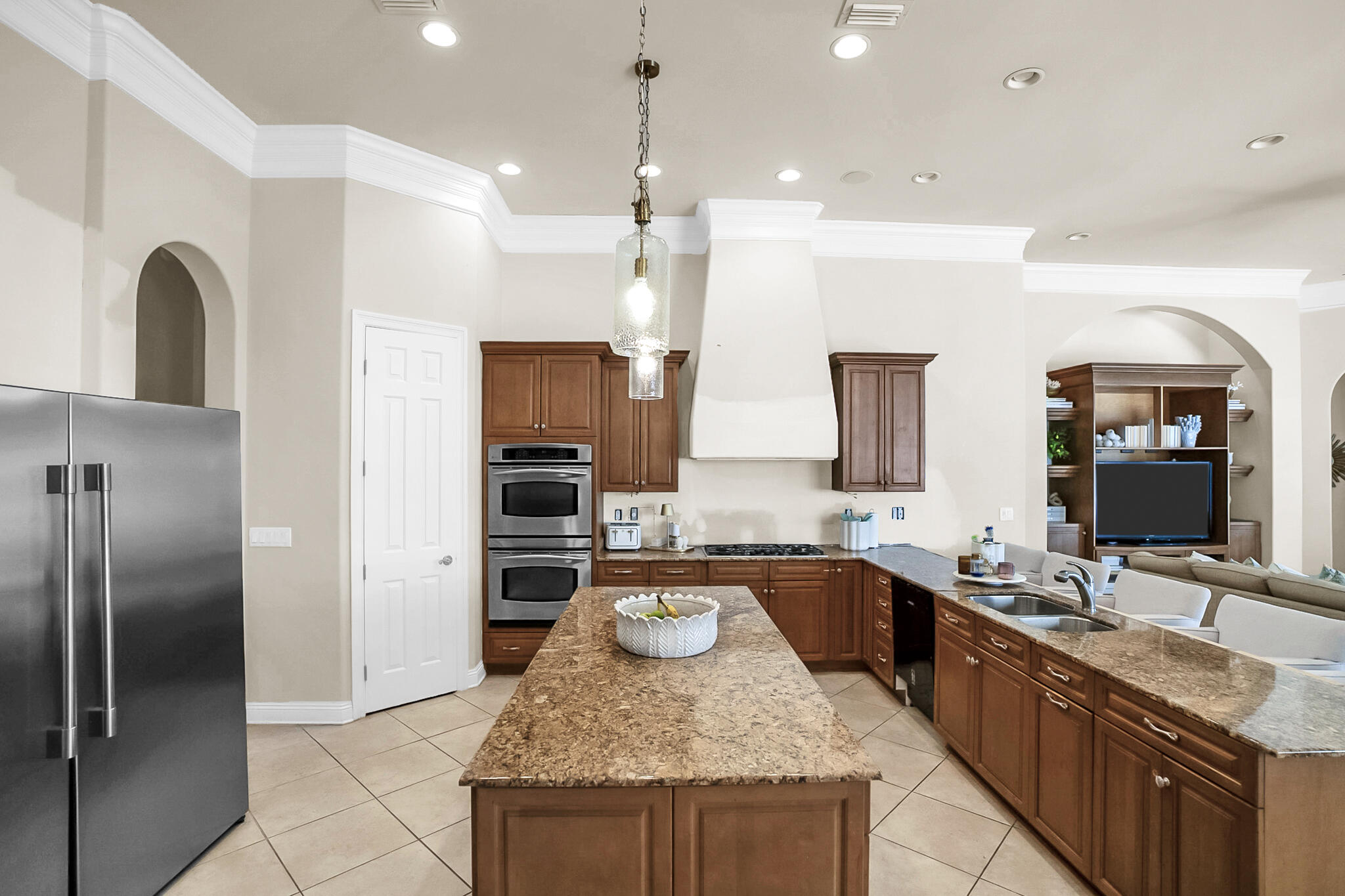 main property photo 13