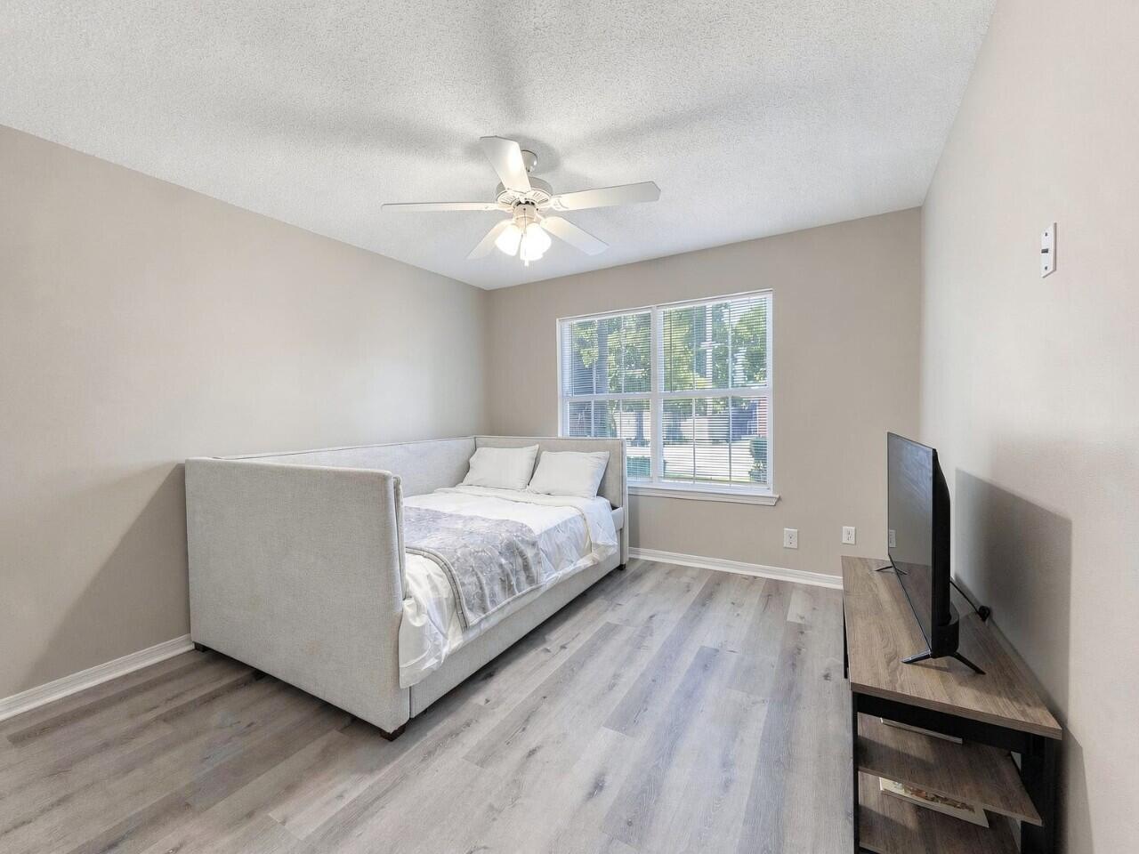property viewer photo 12