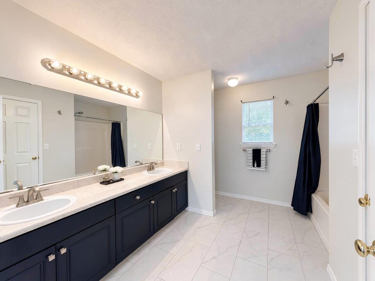 property viewer photo 16