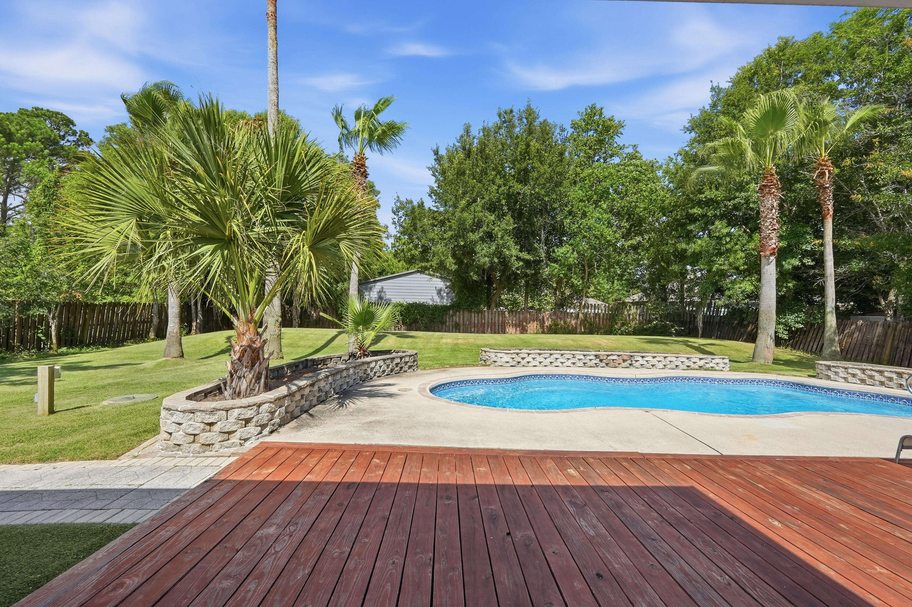 main property photo 51