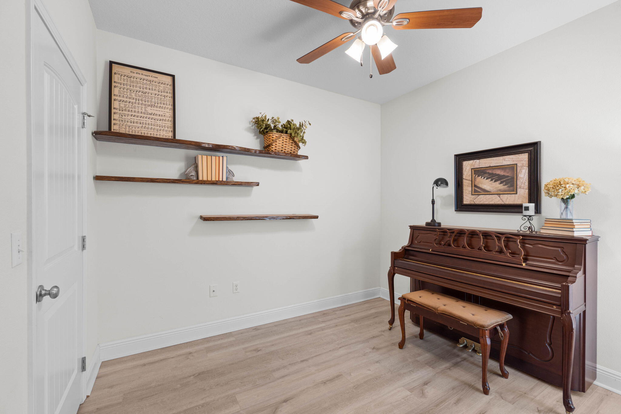 main property photo 22