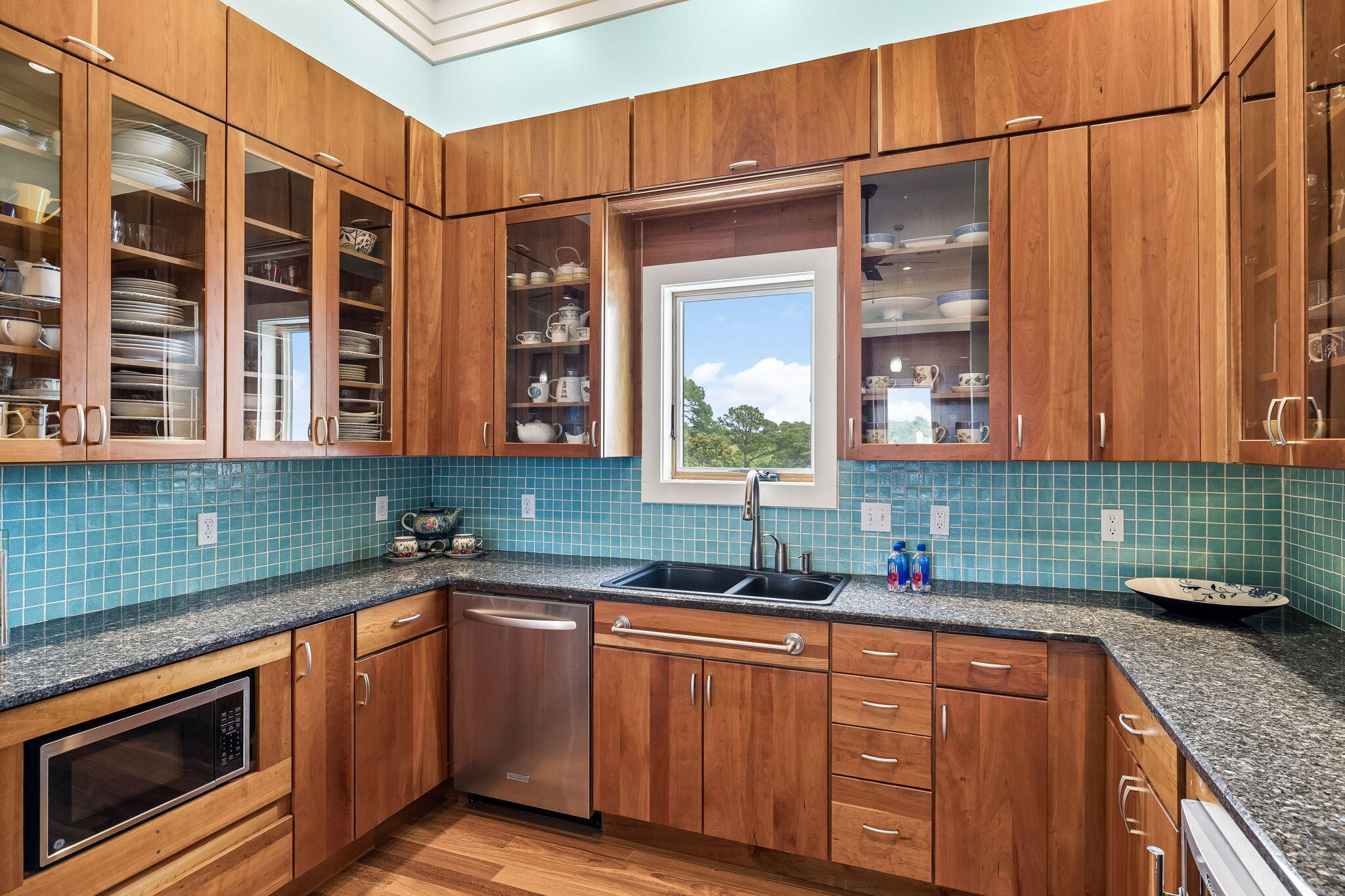 main property photo 12