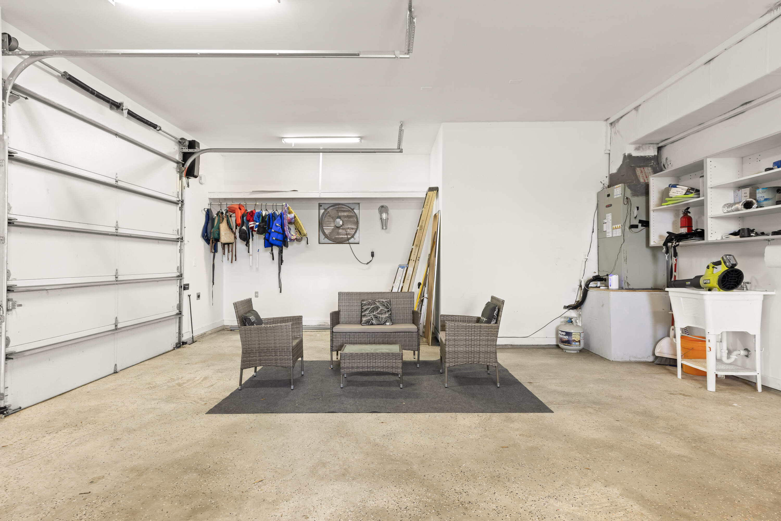 main property photo 77