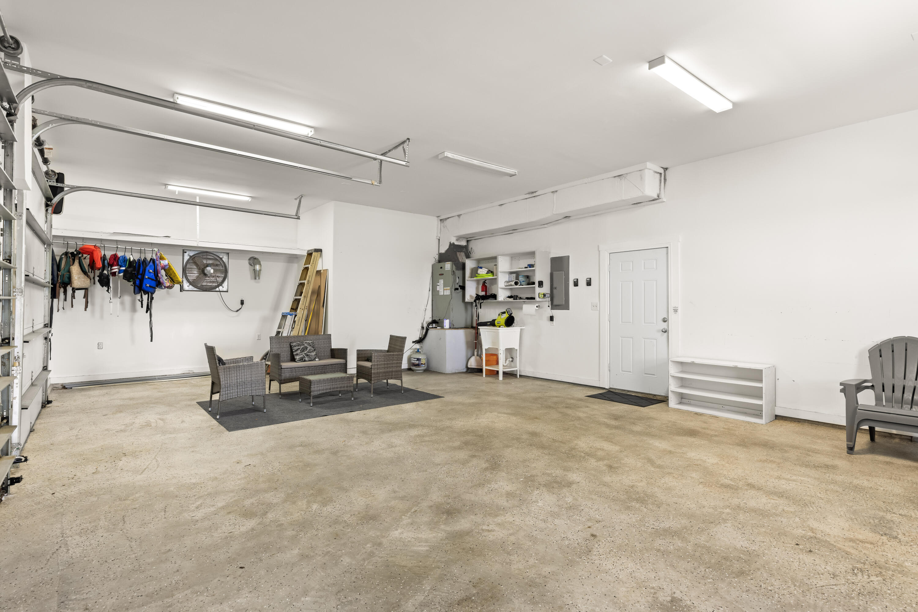 main property photo 78
