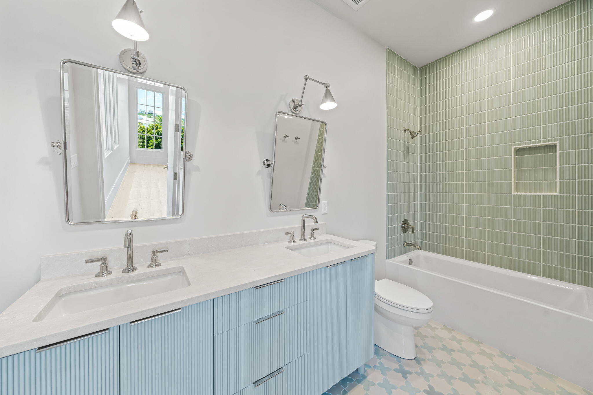 main property photo 40
