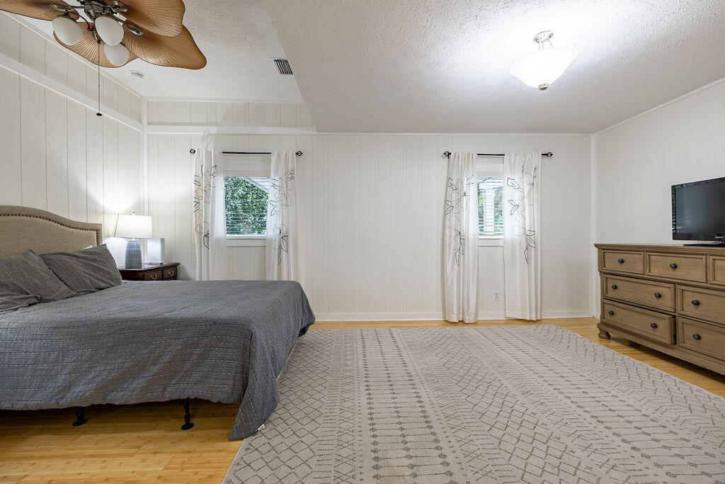 main property photo 68