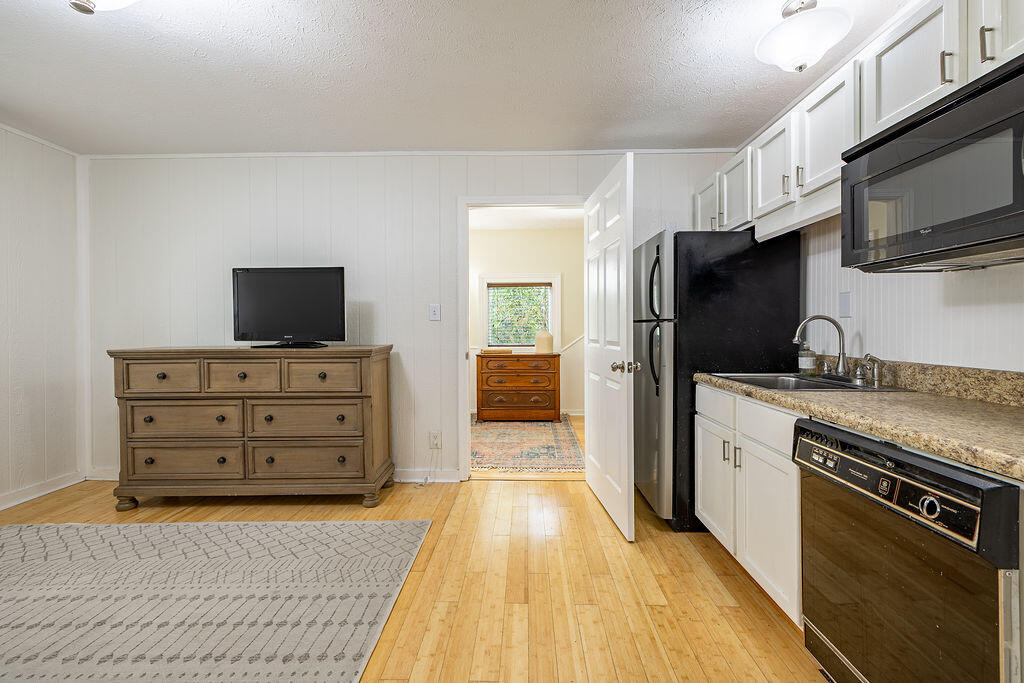 main property photo 79
