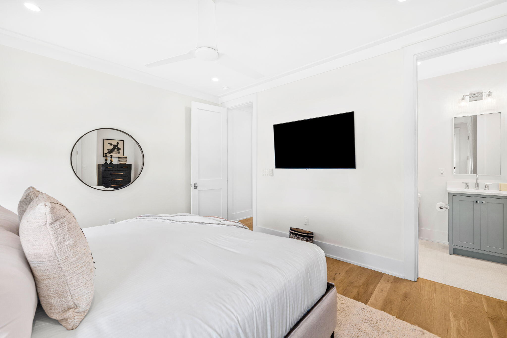 main property photo 78