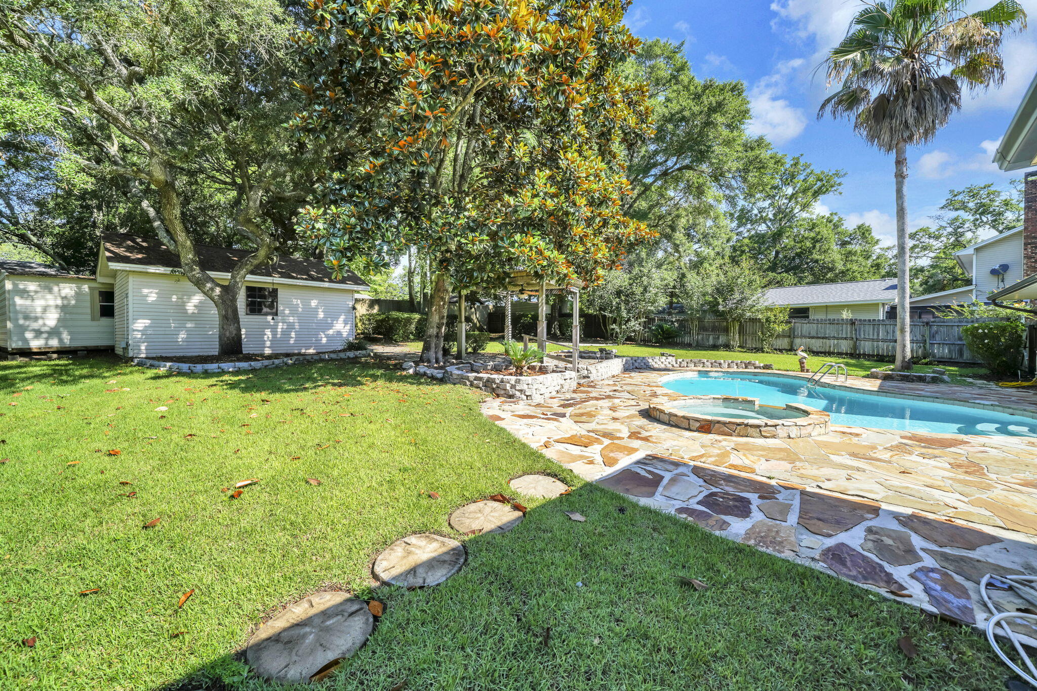 main property photo 58