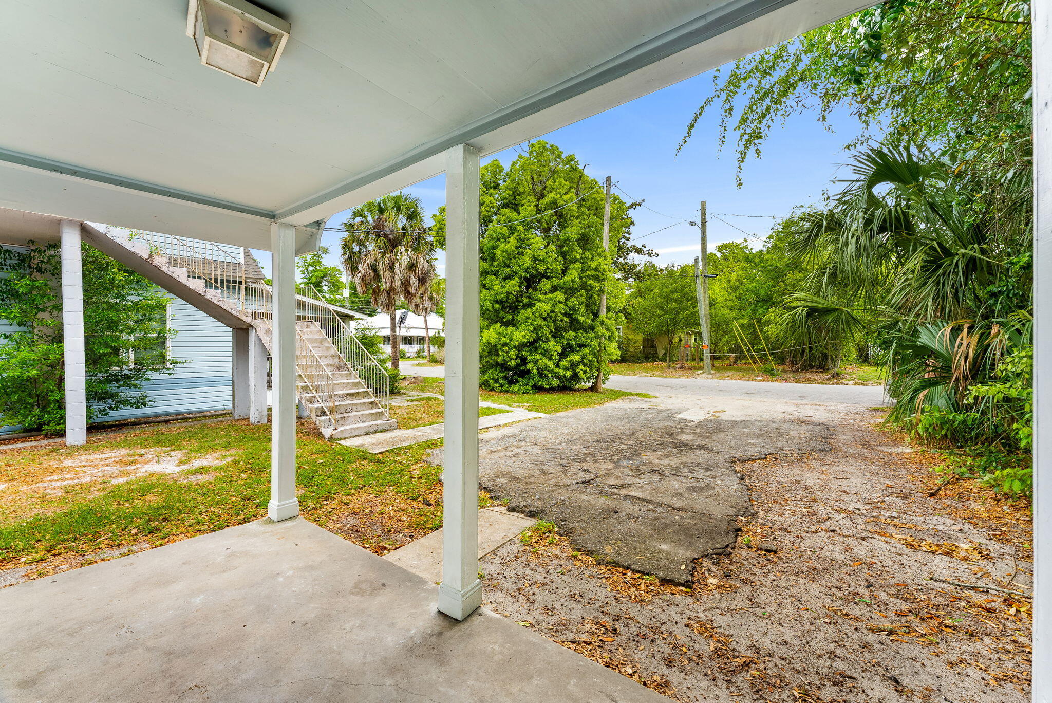 main property photo 16