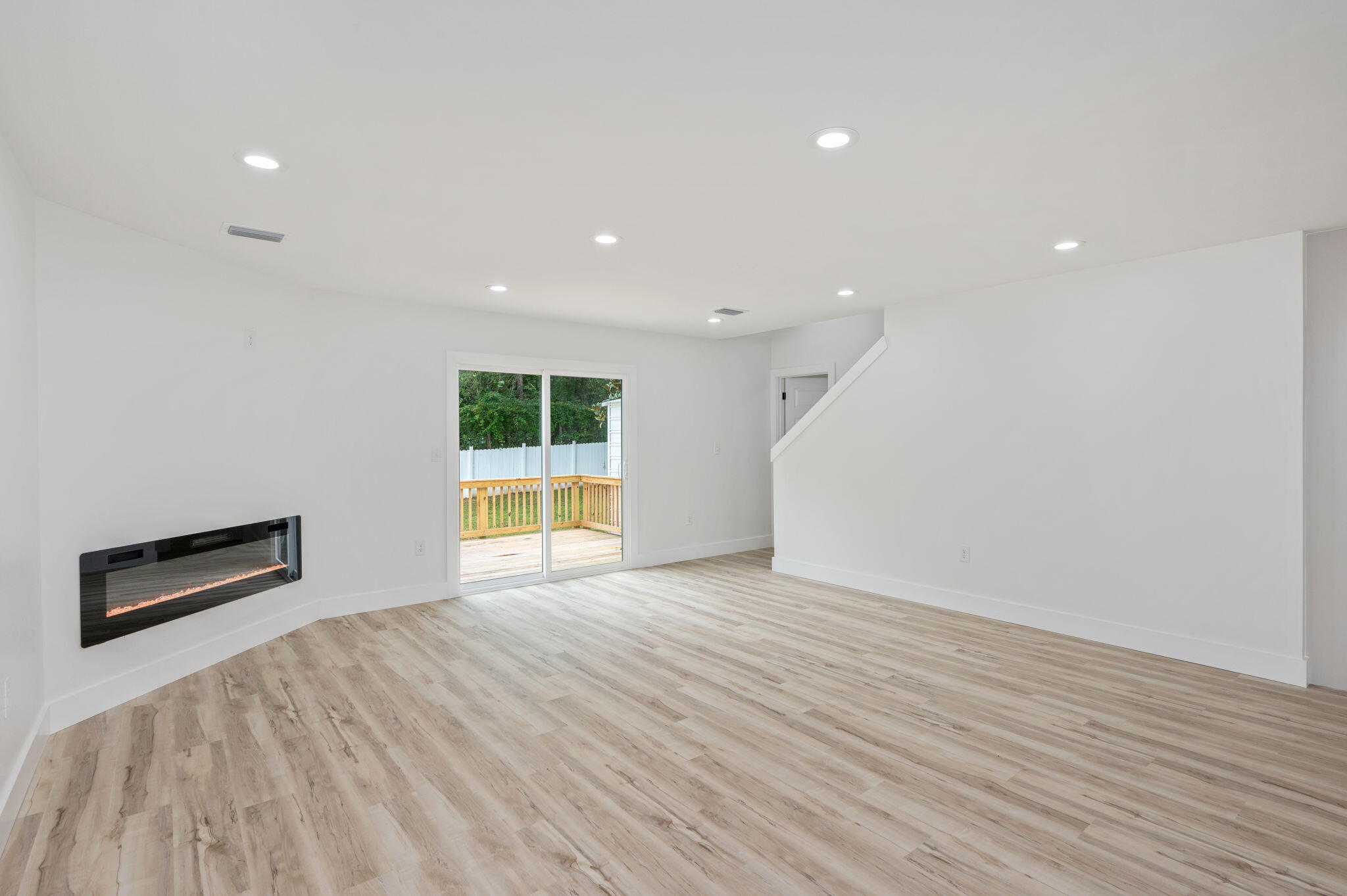 property viewer photo 7