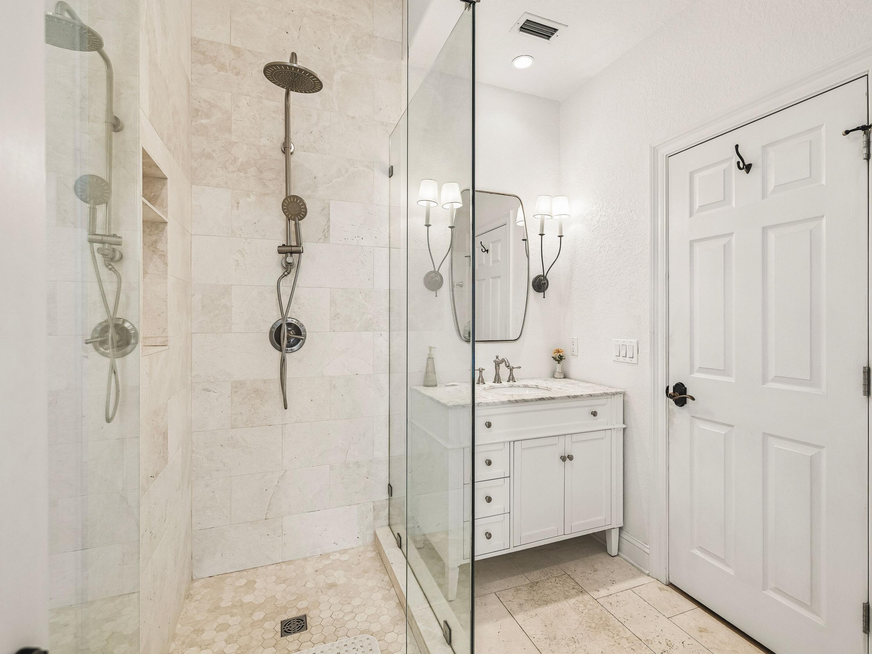 property viewer photo 19
