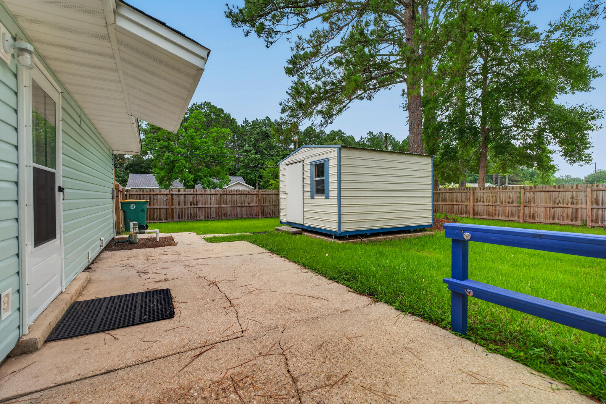 main property photo 33