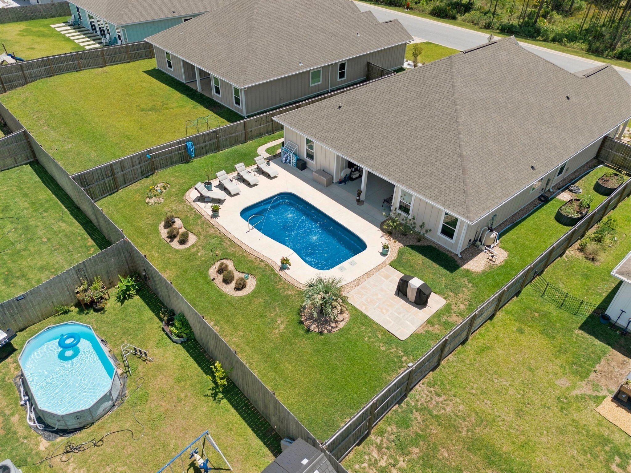 main property photo 59
