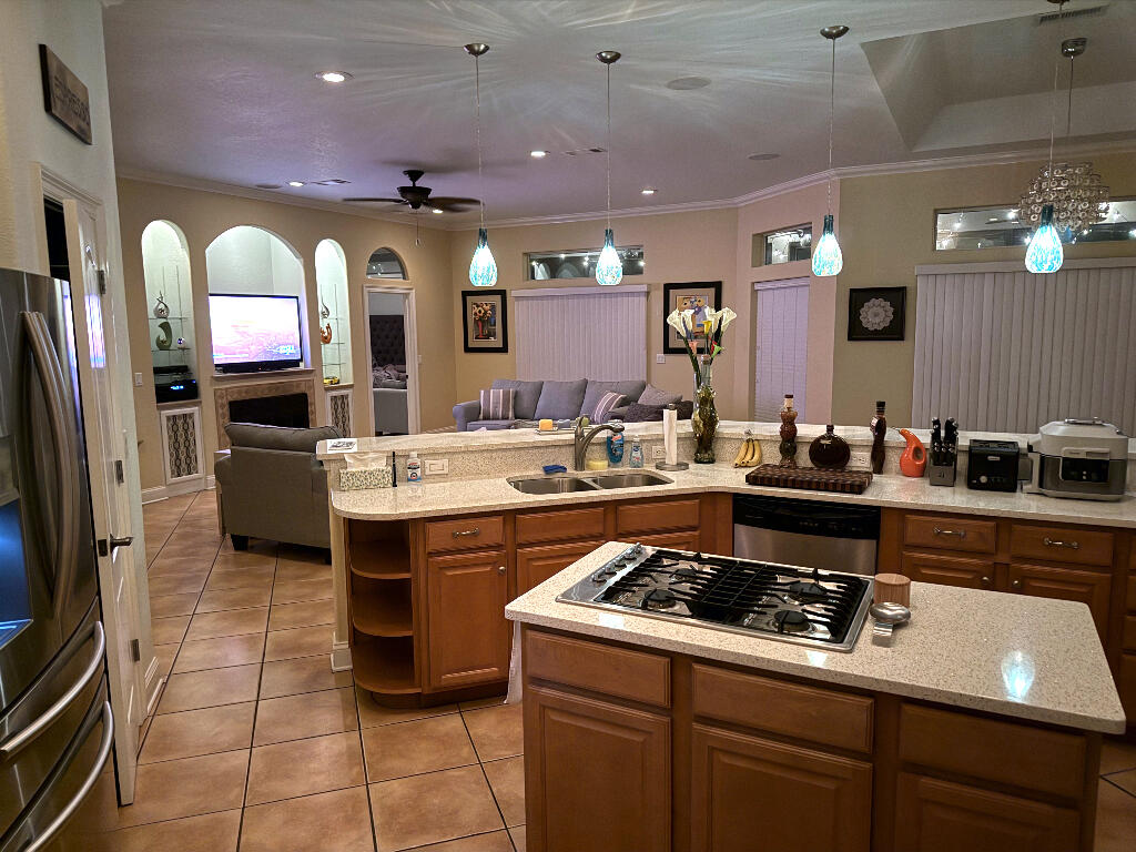 main property photo 16