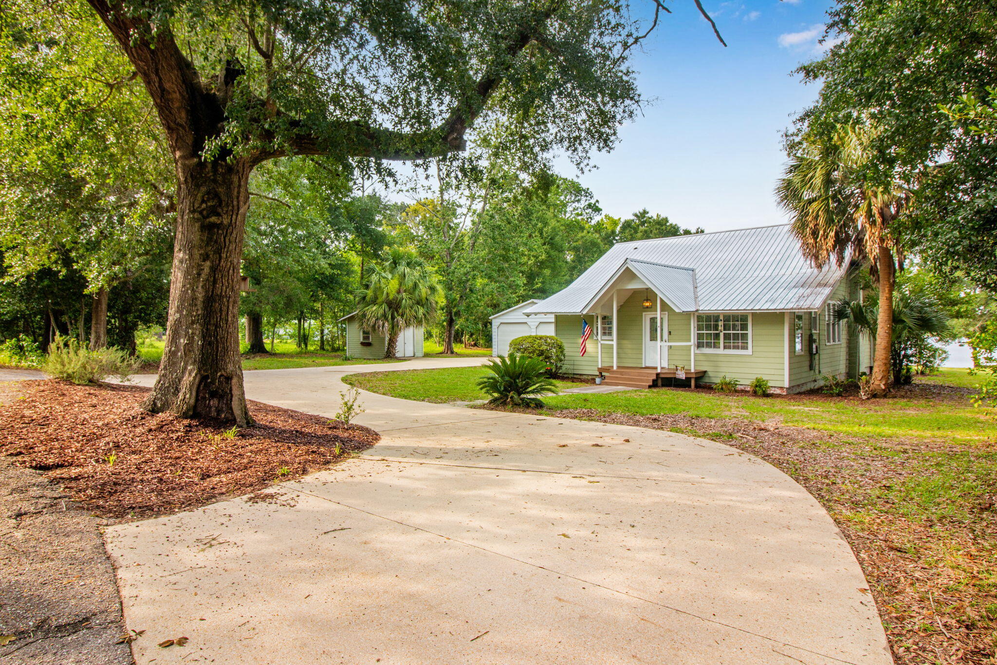 main property photo 3